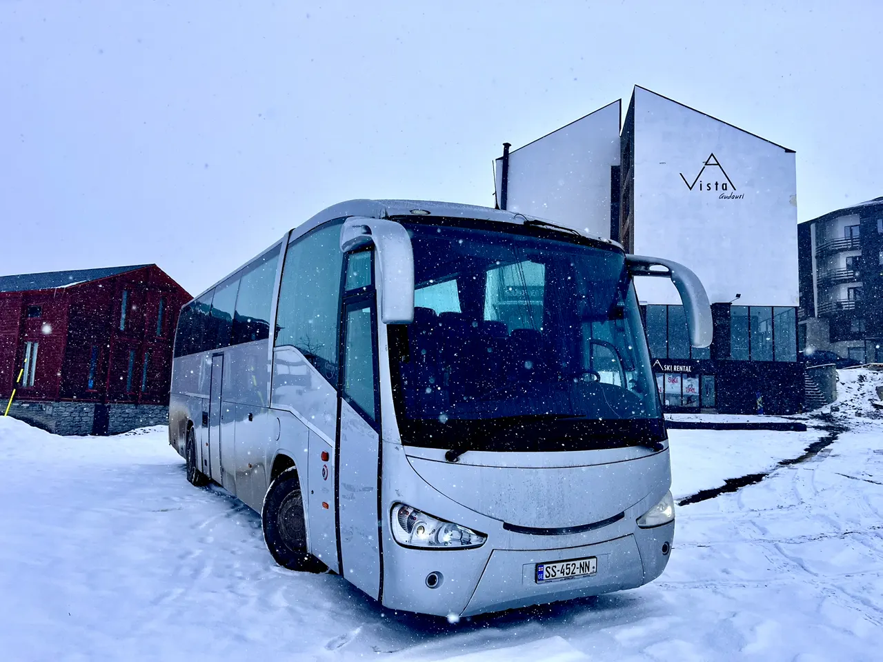 Irizar Century 2006 с водителем в Тбилиси