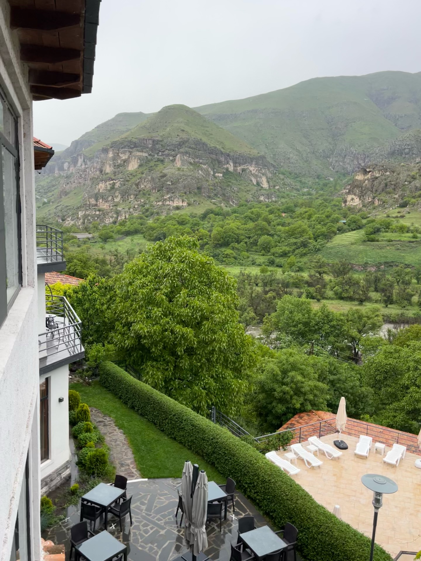 AF53ABE9 4EF5 4A49 932F 1B073B5CA826 1 102 o