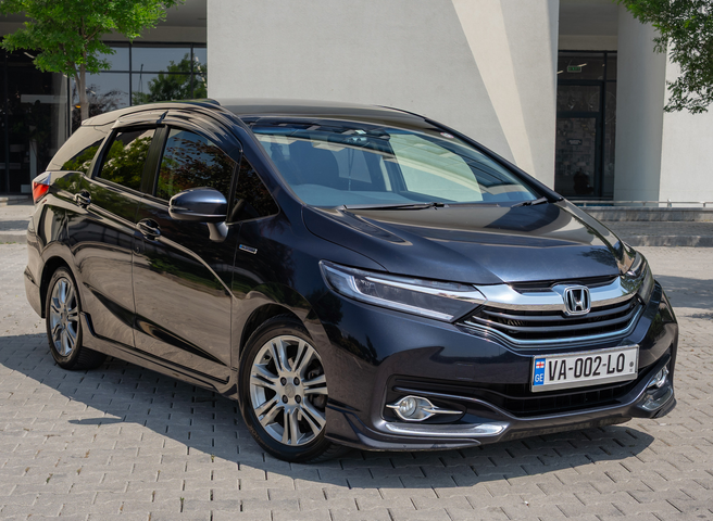 Elegant Travel Car 4