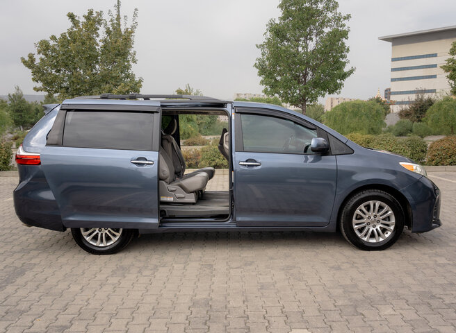 Elegant Travel Car 4