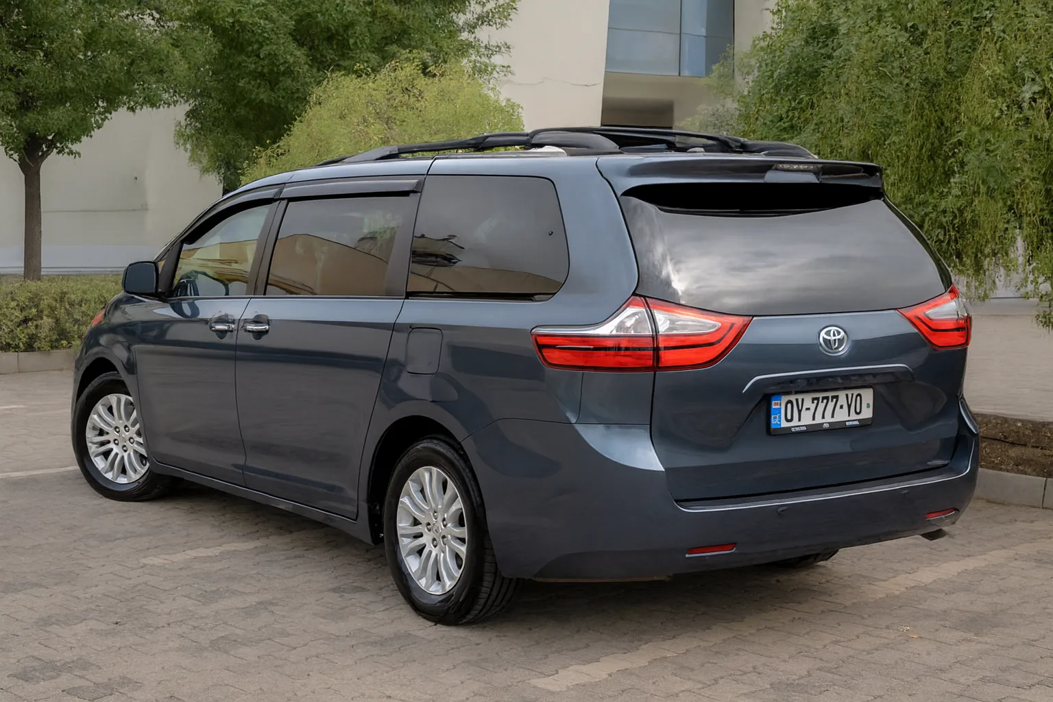 Elegant Travel Car 4